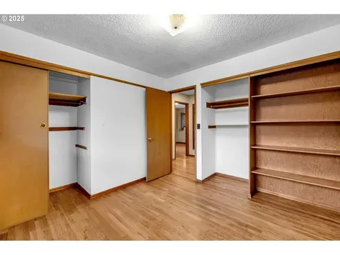 10416 NE Davis Street Portland OR 97220