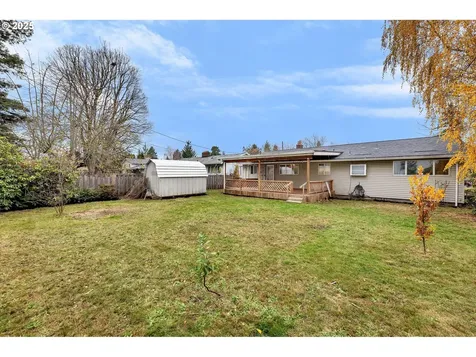 10416 NE Davis Street Portland OR 97220
