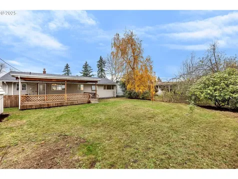 10416 NE Davis Street Portland OR 97220