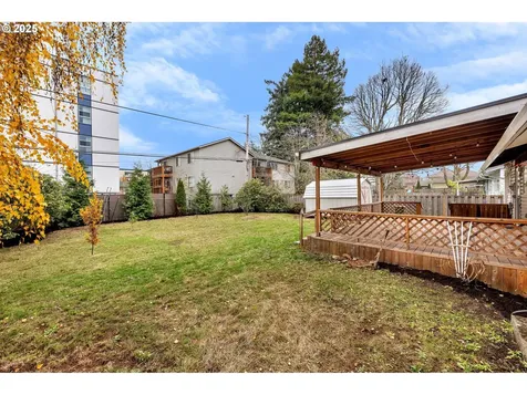 10416 NE Davis Street Portland OR 97220
