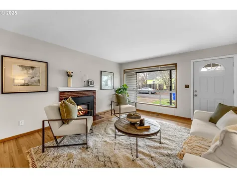 10416 NE Davis Street Portland OR 97220