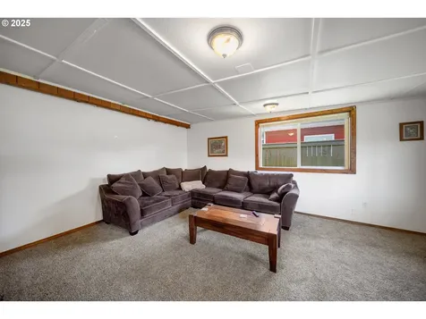 2077 Fir Avenue Reedsport OR 97467