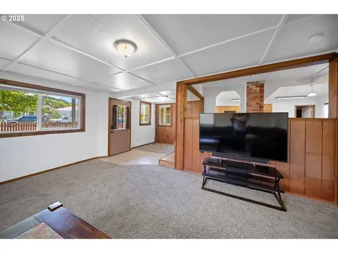 2077 Fir Avenue Reedsport OR 97467