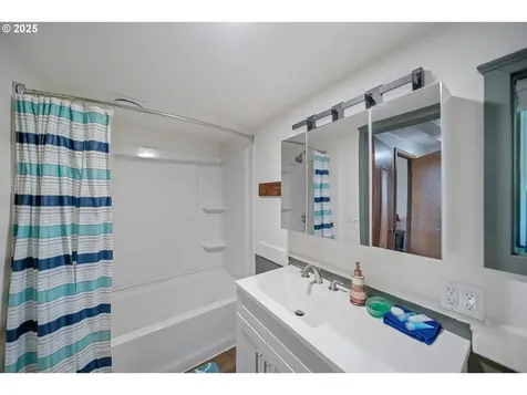 2077 Fir Avenue Reedsport OR 97467