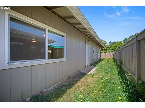 2077 Fir Avenue Reedsport OR 97467