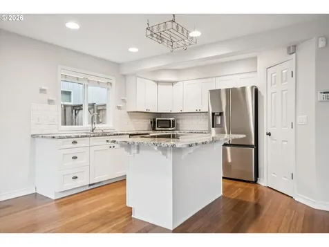 892 SE 54th Avenue Hillsboro OR 97123
