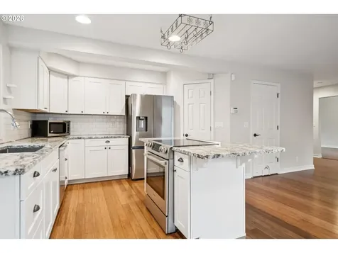 892 SE 54th Avenue Hillsboro OR 97123