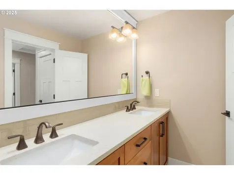 4588 NW 131st Avenue Portland OR 97229