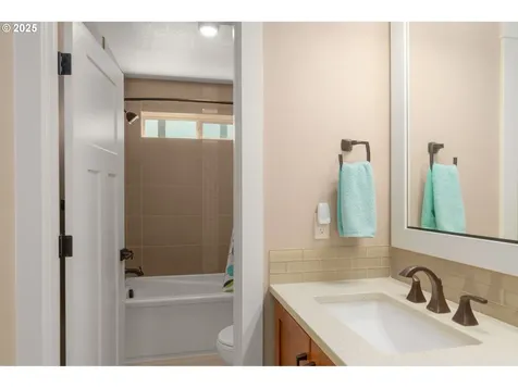 4588 NW 131st Avenue Portland OR 97229