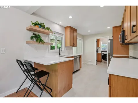 10559 NE Thompson Street Portland OR 97220