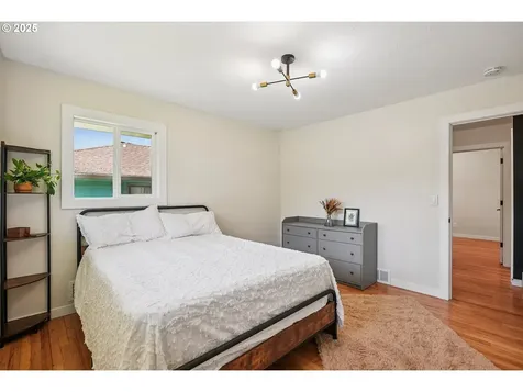 10559 NE Thompson Street Portland OR 97220