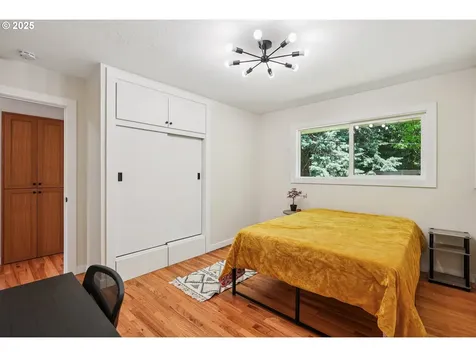 10559 NE Thompson Street Portland OR 97220