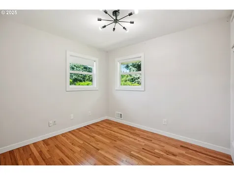 10559 NE Thompson Street Portland OR 97220
