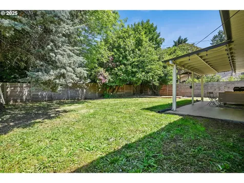 10559 NE Thompson Street Portland OR 97220