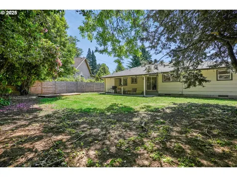 10559 NE Thompson Street Portland OR 97220