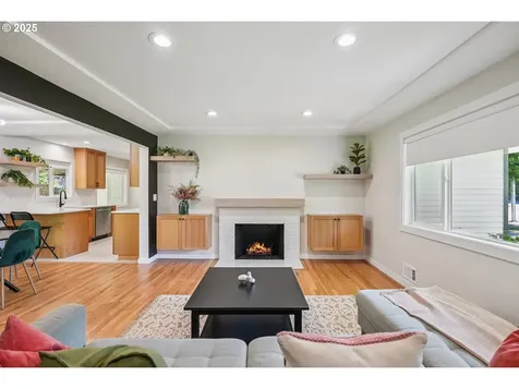 10559 NE Thompson Street Portland OR 97220