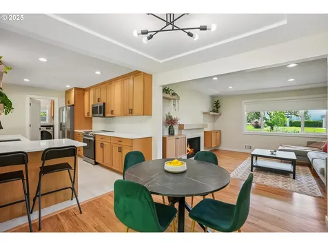 10559 NE Thompson Street Portland OR 97220