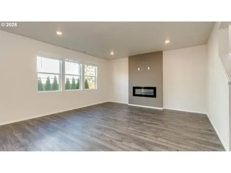 819 River Loop 1 Eugene OR 97404