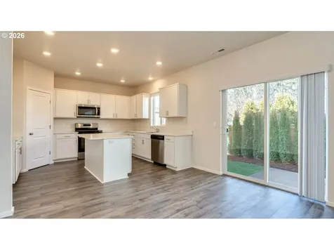 819 River Loop 1 Eugene OR 97404