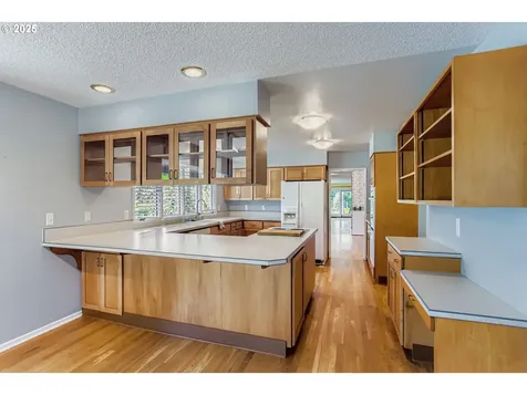 11245 SW Lynnridge Avenue Portland OR 97225