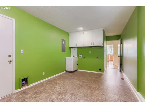 11245 SW Lynnridge Avenue Portland OR 97225