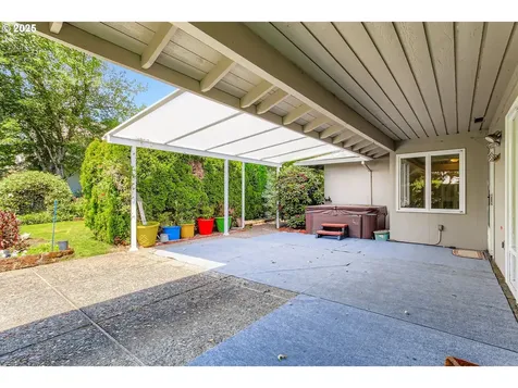 11245 SW Lynnridge Avenue Portland OR 97225