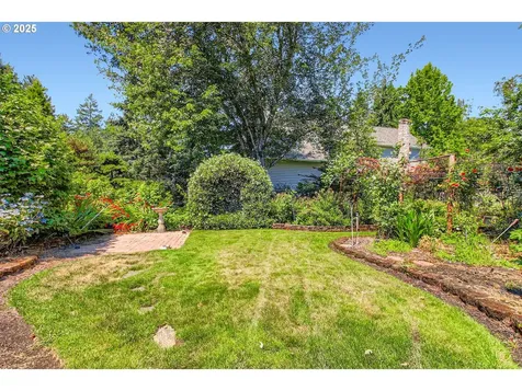 11245 SW Lynnridge Avenue Portland OR 97225