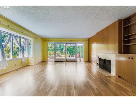 11245 SW Lynnridge Avenue Portland OR 97225