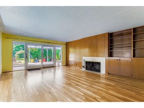 11245 SW Lynnridge Avenue Portland OR 97225