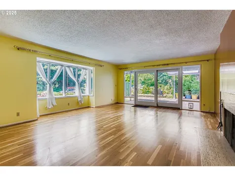 11245 SW Lynnridge Avenue Portland OR 97225