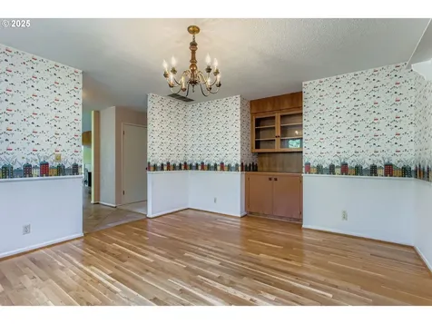 11245 SW Lynnridge Avenue Portland OR 97225