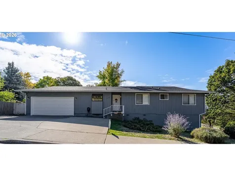 1093 NE Hillcrest Drive Grants Pass OR 97526