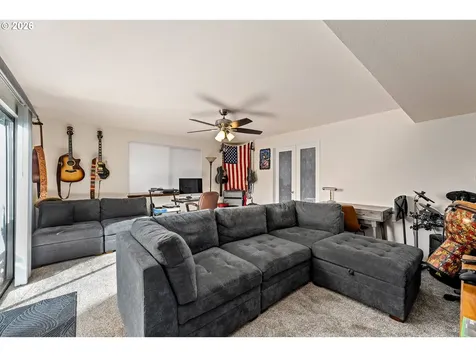 1093 NE Hillcrest Drive Grants Pass OR 97526
