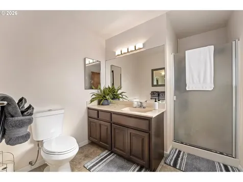 1093 NE Hillcrest Drive Grants Pass OR 97526