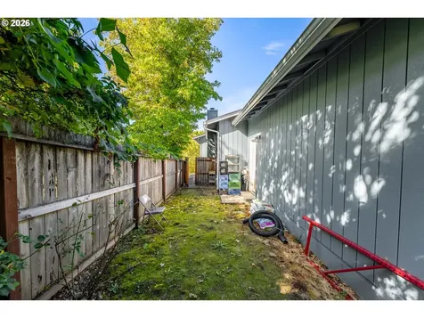 1093 NE Hillcrest Drive Grants Pass OR 97526