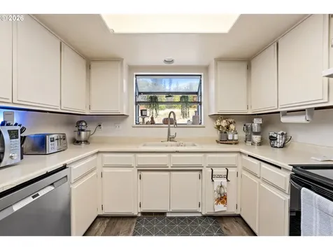 1093 NE Hillcrest Drive Grants Pass OR 97526