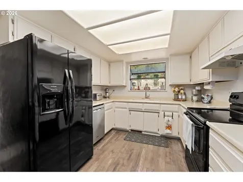 1093 NE Hillcrest Drive Grants Pass OR 97526