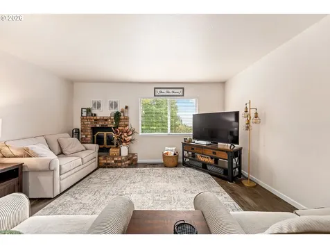 1093 NE Hillcrest Drive Grants Pass OR 97526
