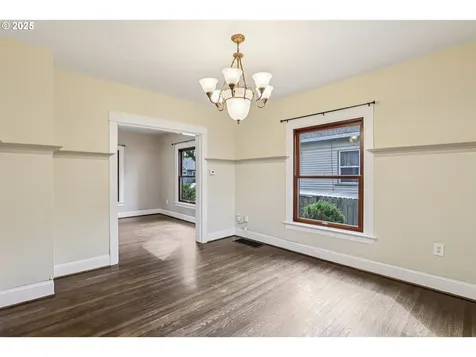 313 SE 83rd Avenue Portland OR 97216