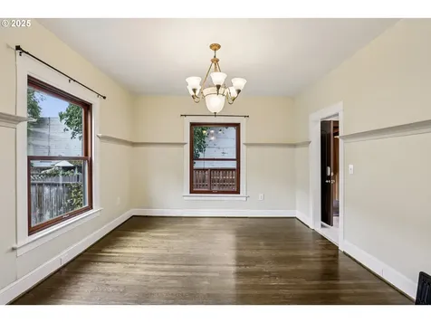 313 SE 83rd Avenue Portland OR 97216