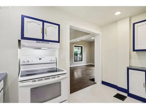 313 SE 83rd Avenue Portland OR 97216