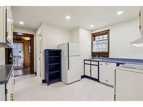 313 SE 83rd Avenue Portland OR 97216
