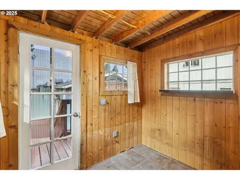 313 SE 83rd Avenue Portland OR 97216