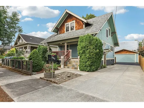 313 SE 83rd Avenue Portland OR 97216