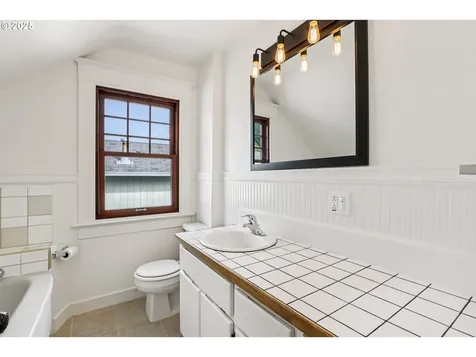 313 SE 83rd Avenue Portland OR 97216