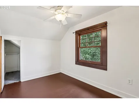 313 SE 83rd Avenue Portland OR 97216
