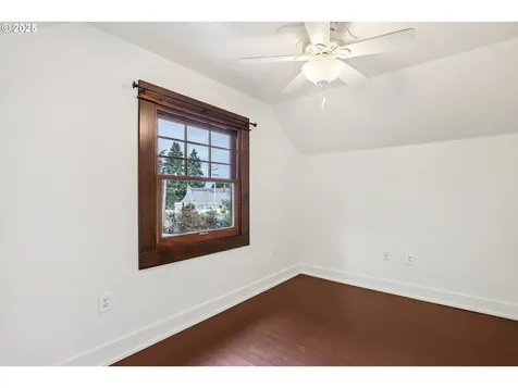 313 SE 83rd Avenue Portland OR 97216