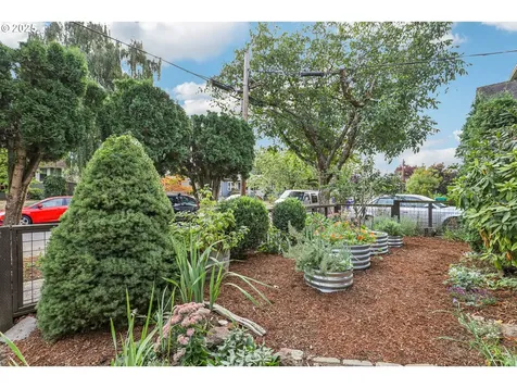 313 SE 83rd Avenue Portland OR 97216