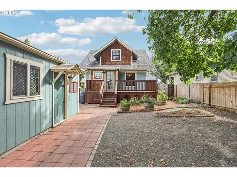 313 SE 83rd Avenue Portland OR 97216