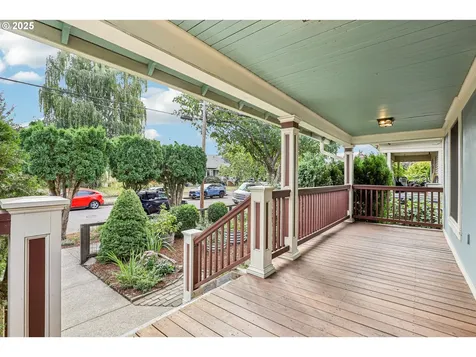 313 SE 83rd Avenue Portland OR 97216